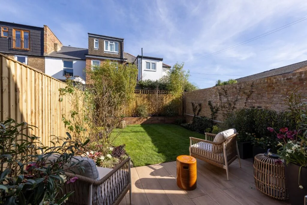 London Square Twickenham Green Plot8 Private Courtyard Garden Tw2