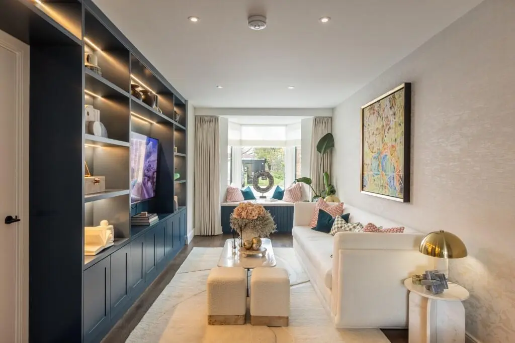 London Square Twickenham Square Twickenham Tw2 Townhouse Living Room Feature Wall