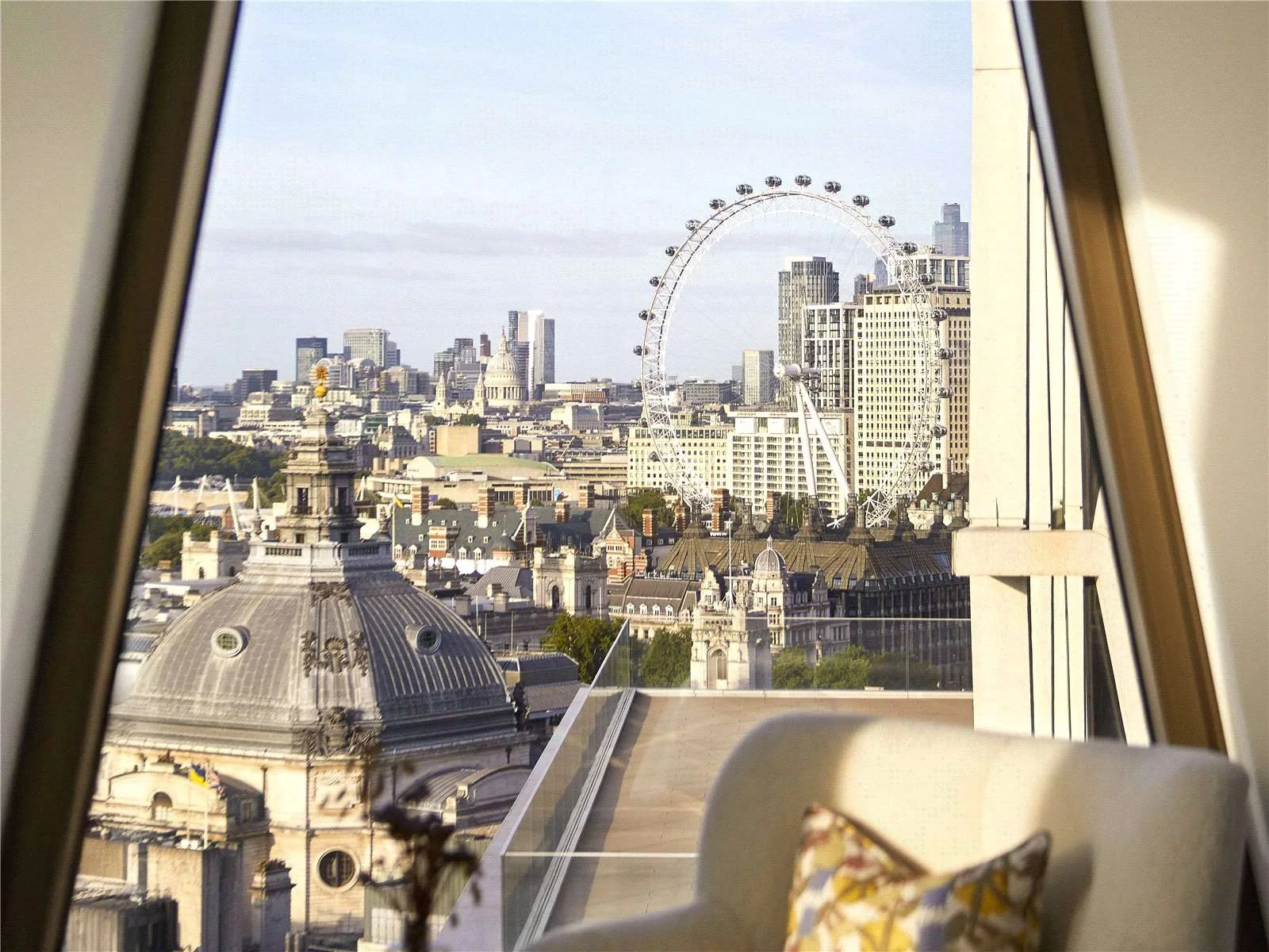 London The Broadway Westminster Sw1h Apartment Window London Eye St Pauls 12th Floor