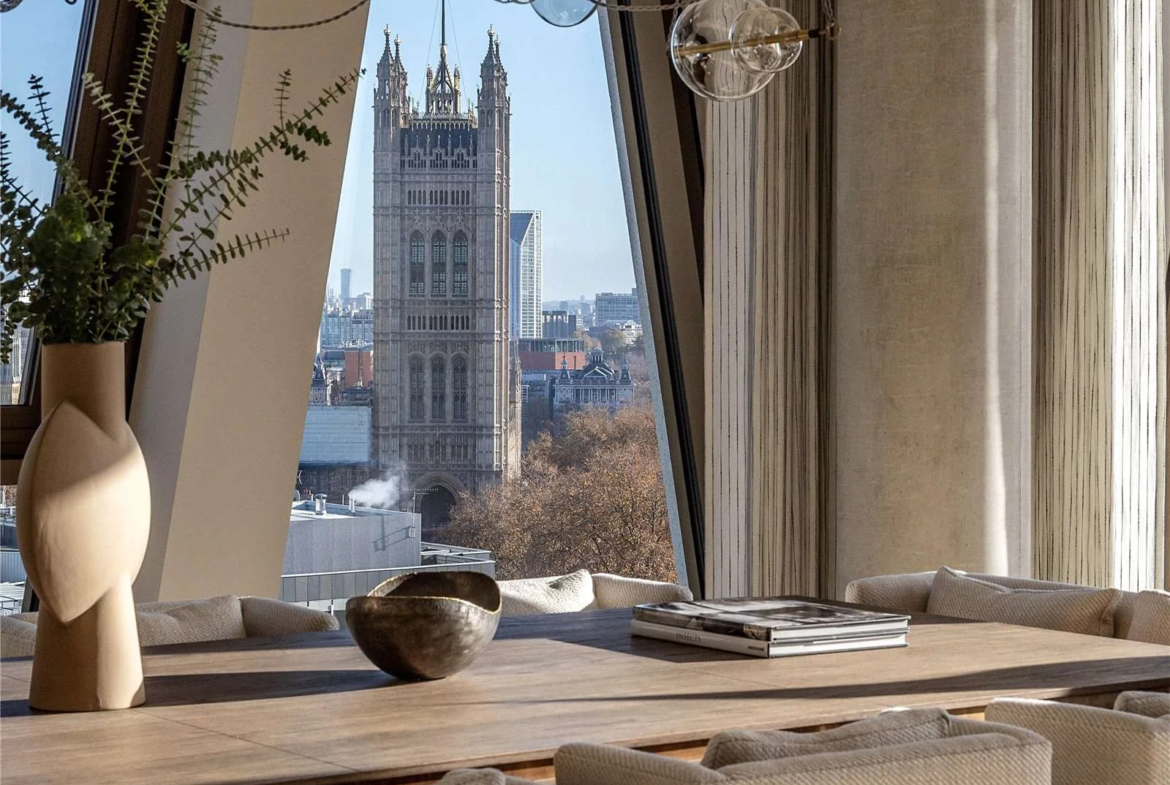 London The Broadway Westminster Sw1h Dining Area Victoria Tower View