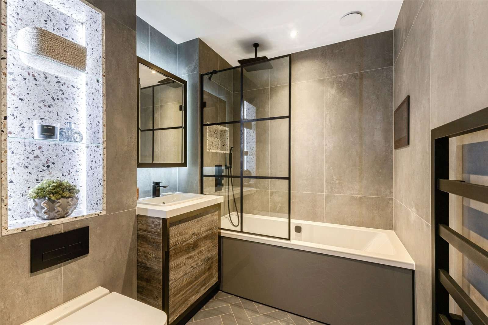 london-the-stage-studio-apartment-bathroom-interior-shoreditch-ec2a London The Stage Studio Apartment Bathroom Interior Shoreditch Ec2a
