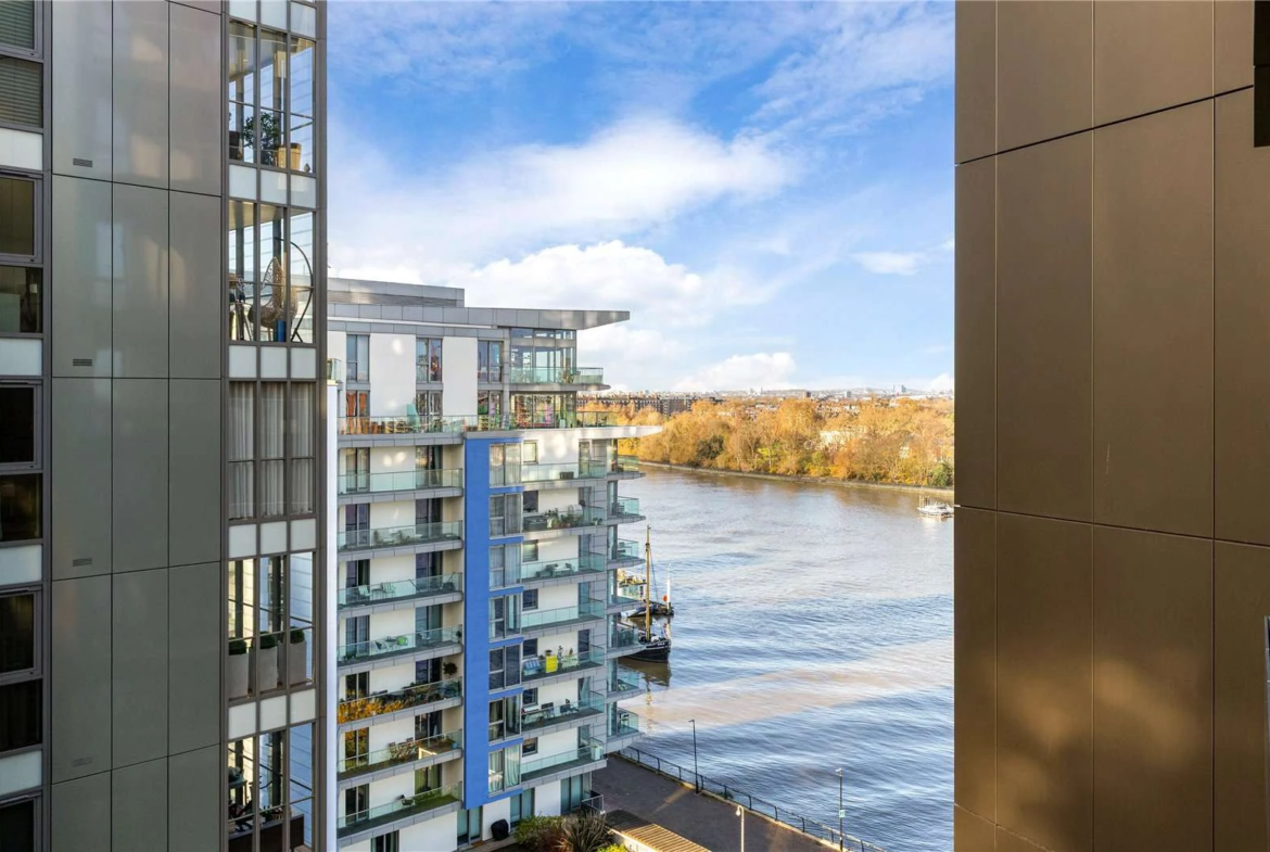 Nine Eastfields Riverside Quarter Wandsworth Sw18 Thames River View From Balcony 8th Floor London Skyline