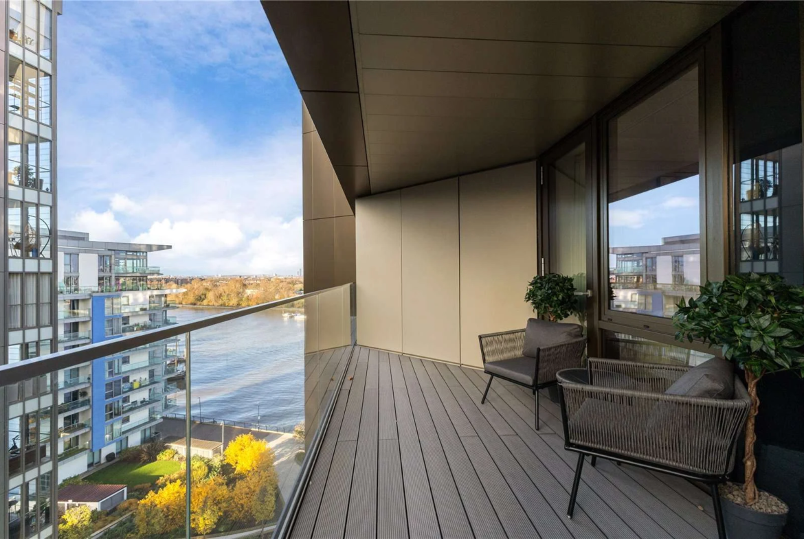 Nine Eastfields Riverside Quarter Wandsworth Sw18 West Facing Terrace Thames View Balcony Outdoor Seating