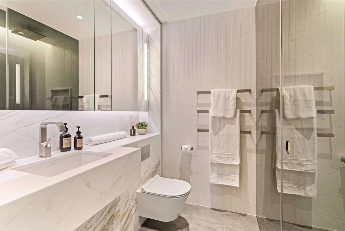 One Bishopsgate Plaza Houndsditch City Of London Ec3a Bathroom Marble Vanity Rain Shower