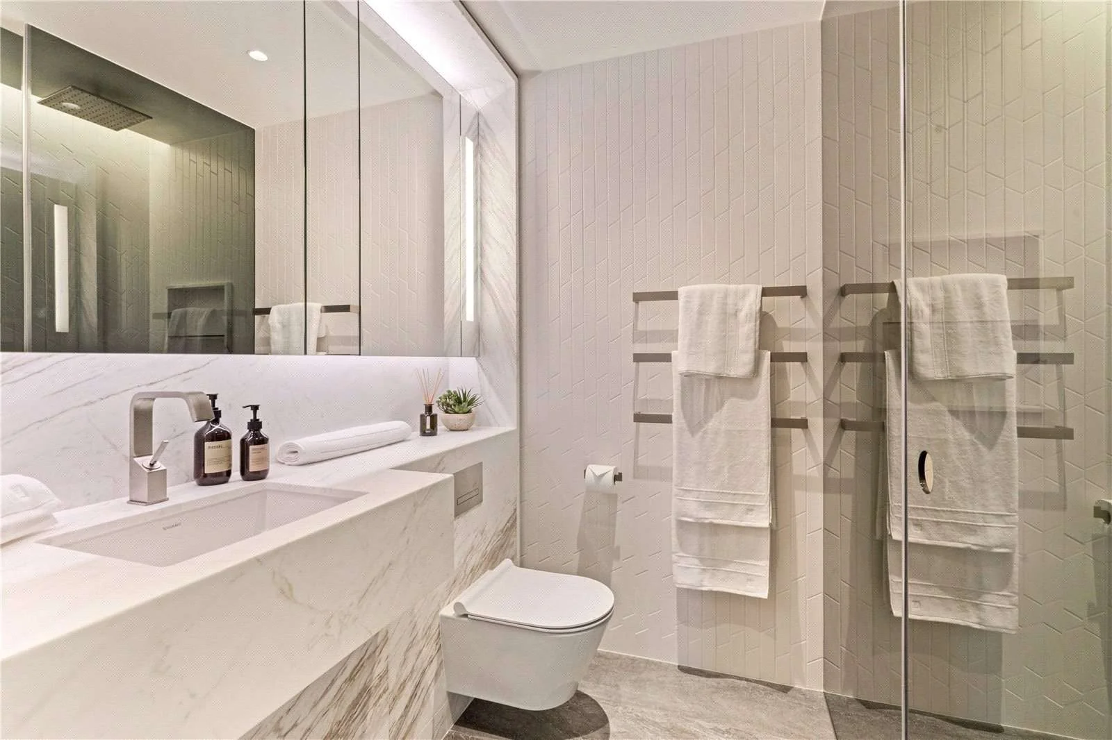 One Bishopsgate Plaza Houndsditch City Of London Ec3a Bathroom Marble Vanity Rain Shower