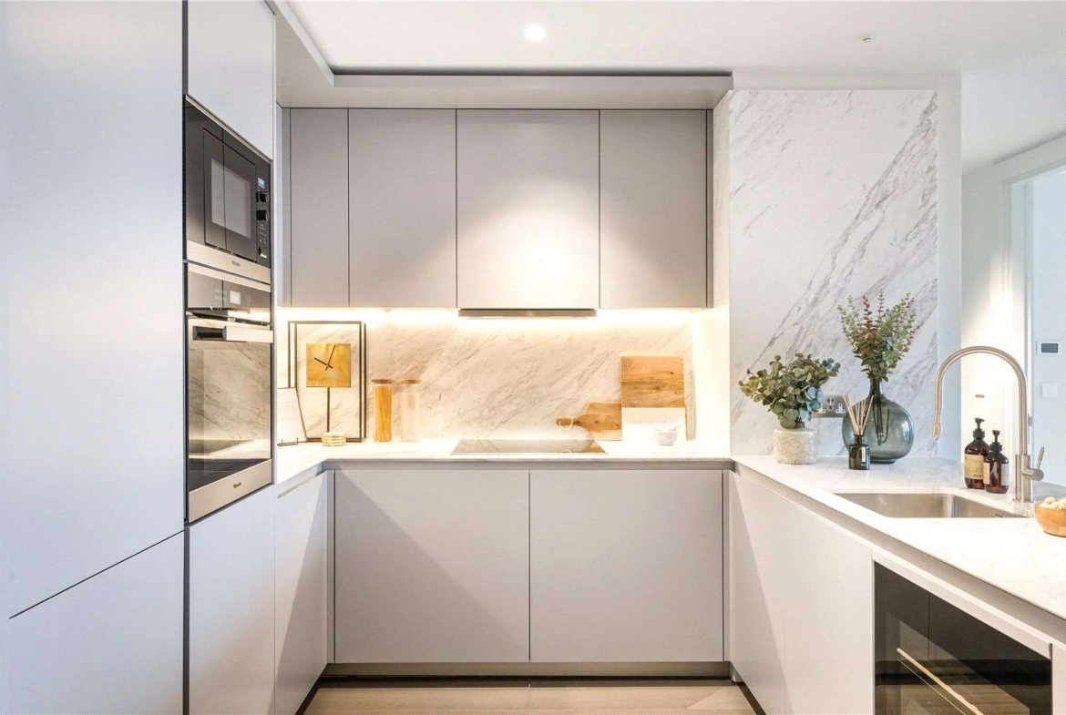 One Bishopsgate Plaza Houndsditch City Of London Ec3a Kitchen Miele Oven Marble Splashback