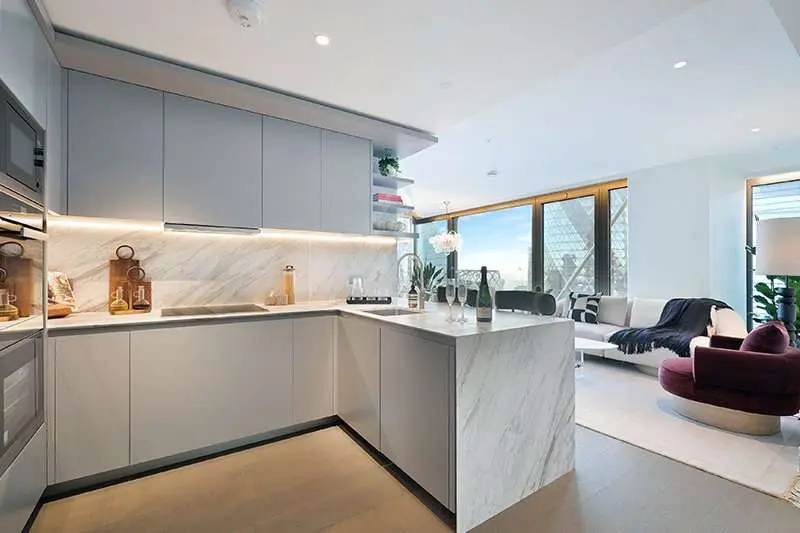 One Bishopsgate Plaza London Ec3a Kitchen Marble Island City Views