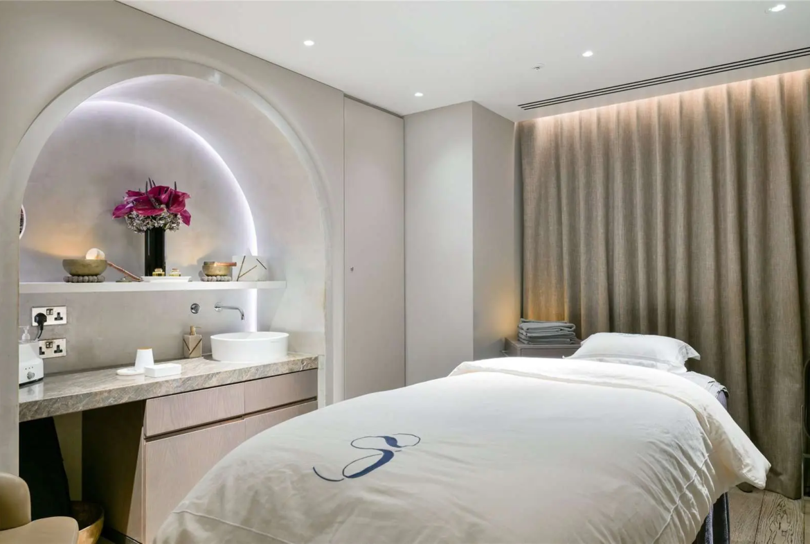 One Bishopsgate Plaza London Ec3a Wellness Floor Gym Weights