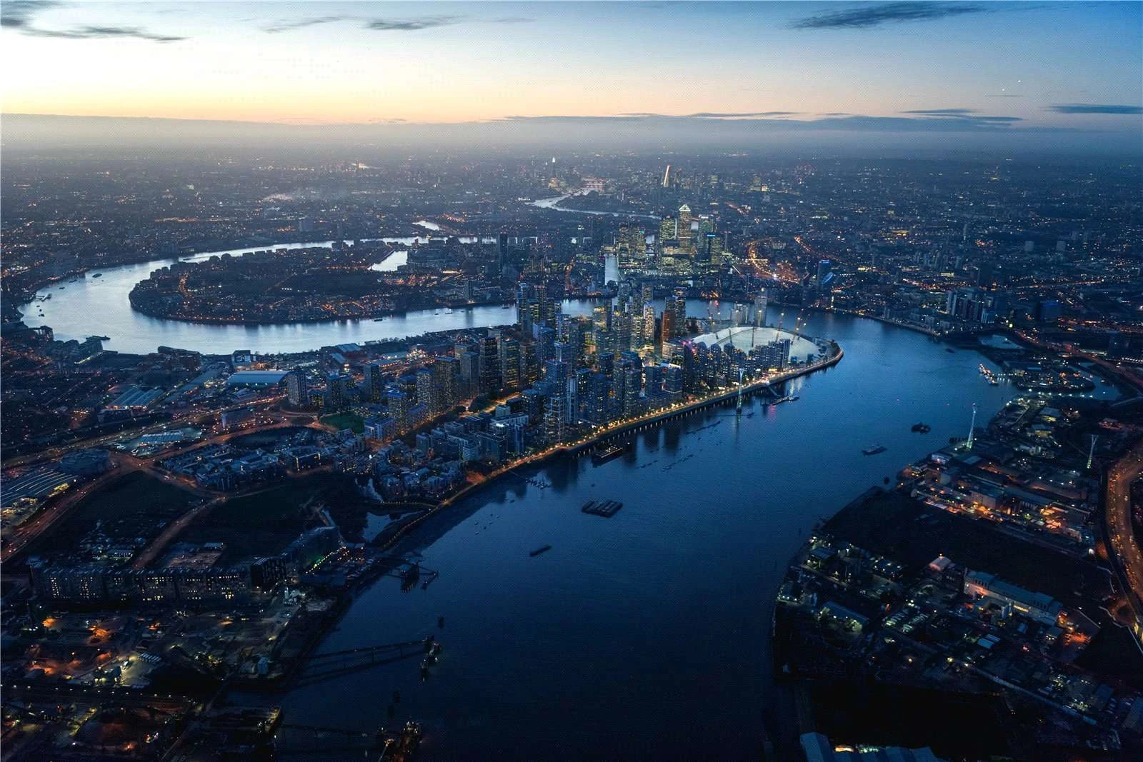 Peninsula Gardens Parkview Greenwich London Se10 Aerial Night Greenwich Peninsula Thames Bend Canary Wharf