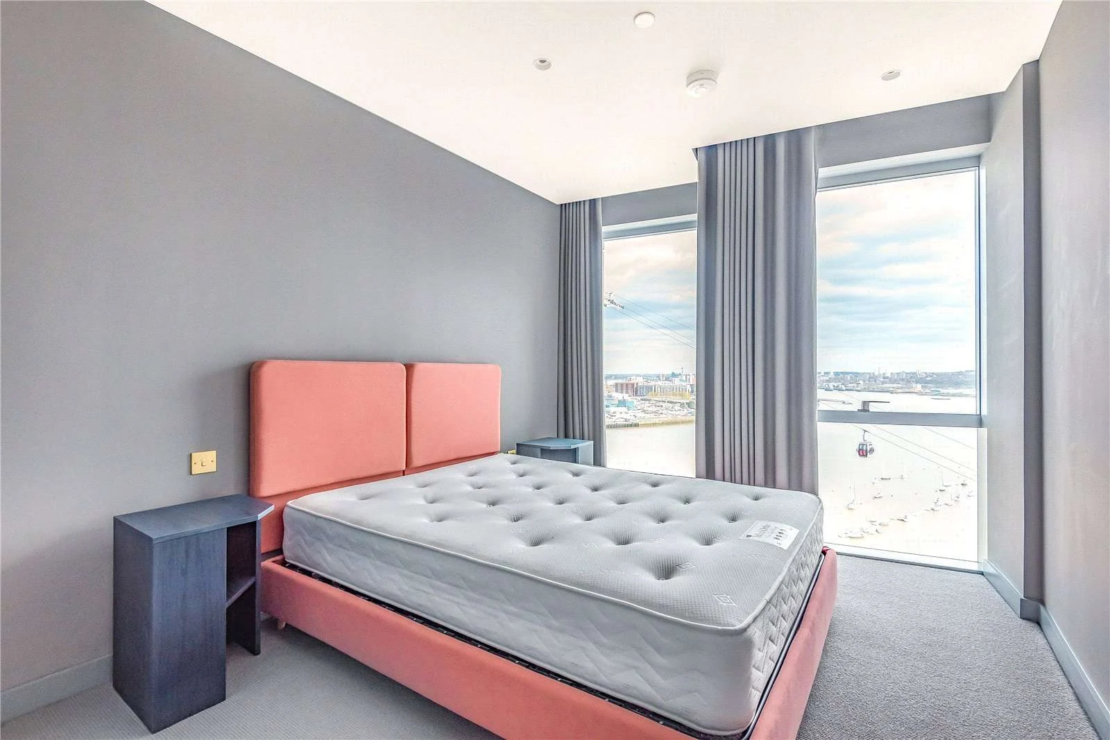 Peninsula Riverfront Greenwich London Se10 Bedroom Thames Cable Car River View Floor To Ceiling Windows
