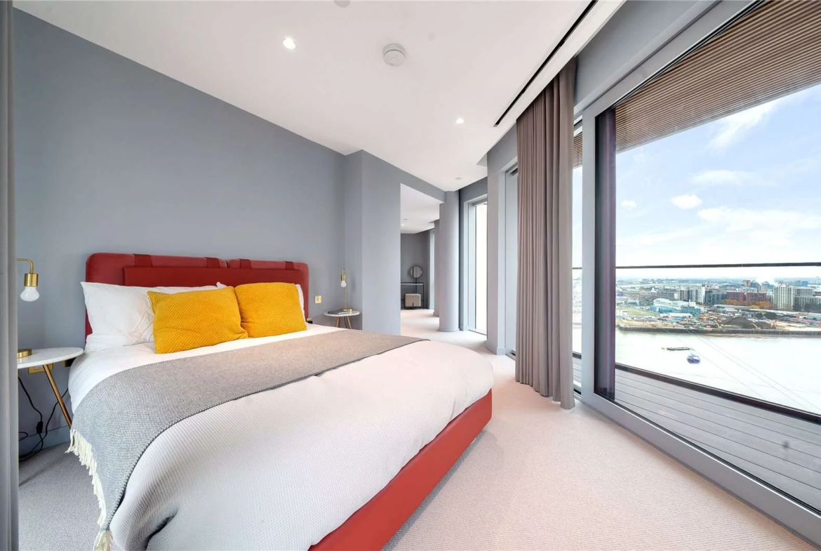 Peninsula Riverfront Greenwich London Se10 Principal Bedroom Thames River View Floor To Ceiling Windows