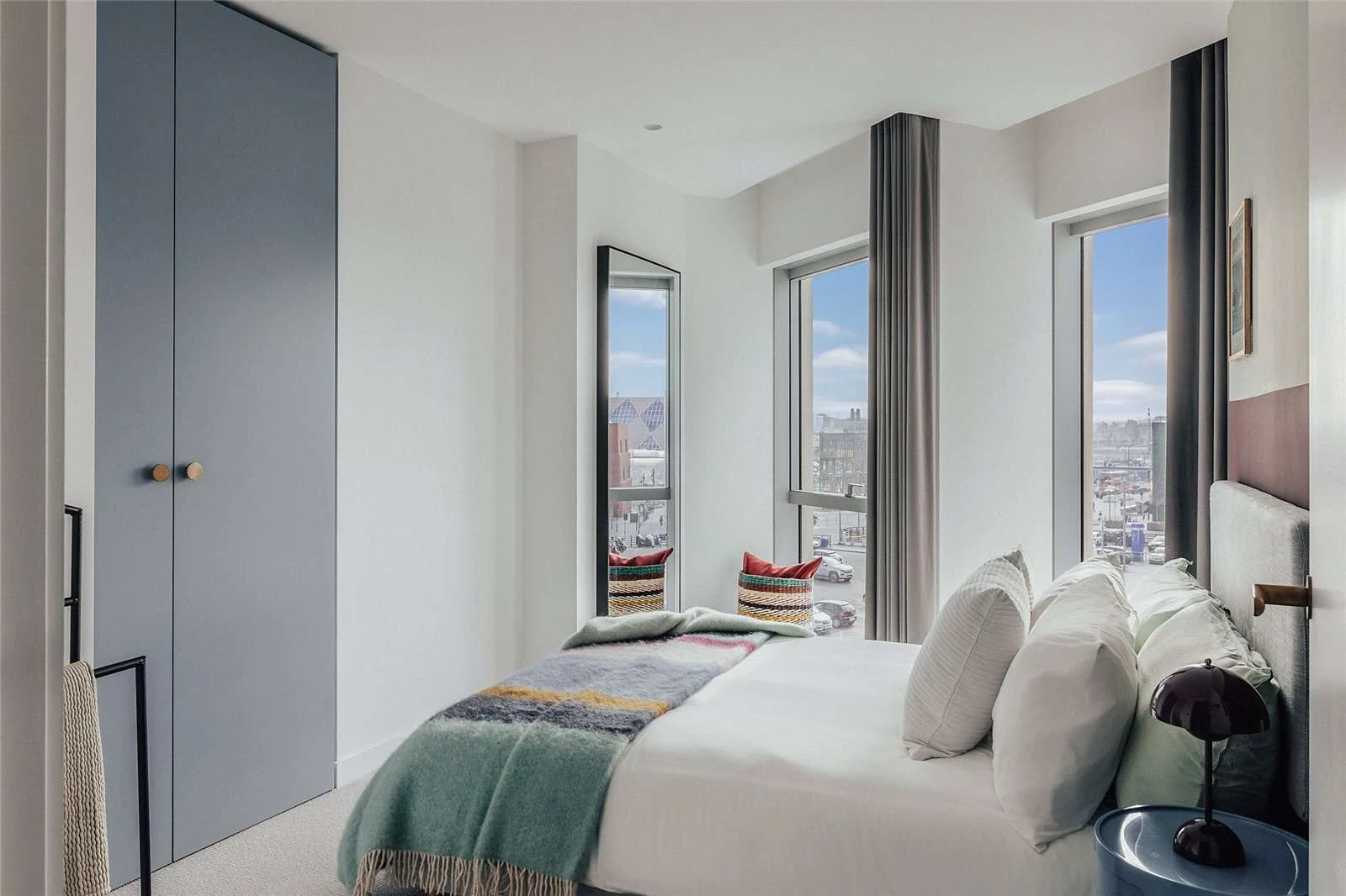 Peninsula Riverfront Greenwich London Se10 Second Bedroom Fitted Wardrobe 7th Floor View