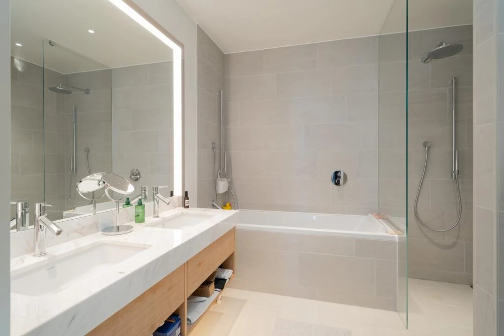 Prospect Place Battersea Power Station Sw11 8dl London Luxury Bathroom Marble Double Sink Bath Rainfall Shower