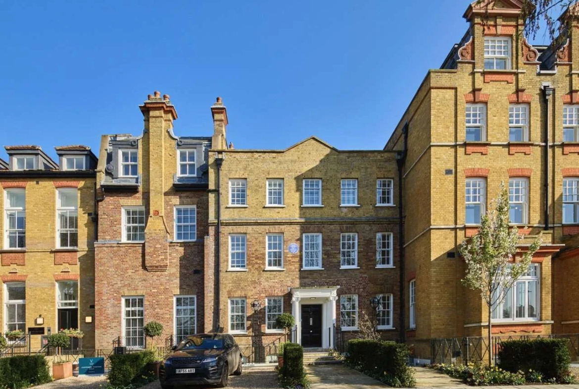 Richmond Square Evelyn House 44 Kew Foot Road Entrance Day Richmond Tw9