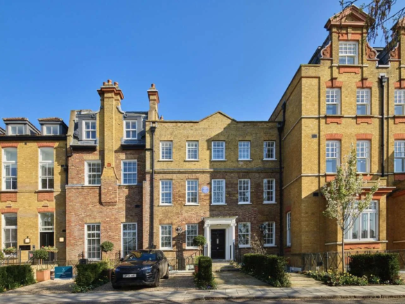 Richmond Square Evelyn House 44 Kew Foot Road Entrance Day Richmond Tw9