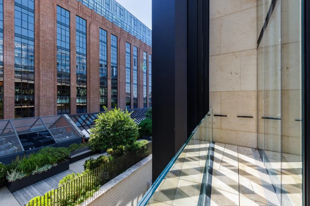 Switch House West Battersea Power Station Sw11 Duplex Balcony Glass Balustrade Courtyard Garden View London