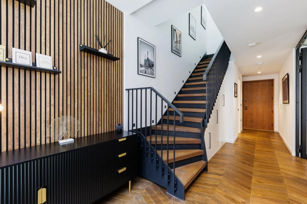 Switch House West Battersea Power Station Sw11 Duplex Upper Landing Oak Slat Wall Black Steel Staircase Herringbone Parque...