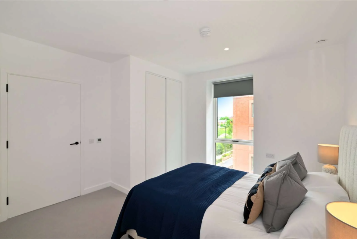The Ashbee Brent Cross Town Nw2 Bedroom 2 Park View Fitted Storage