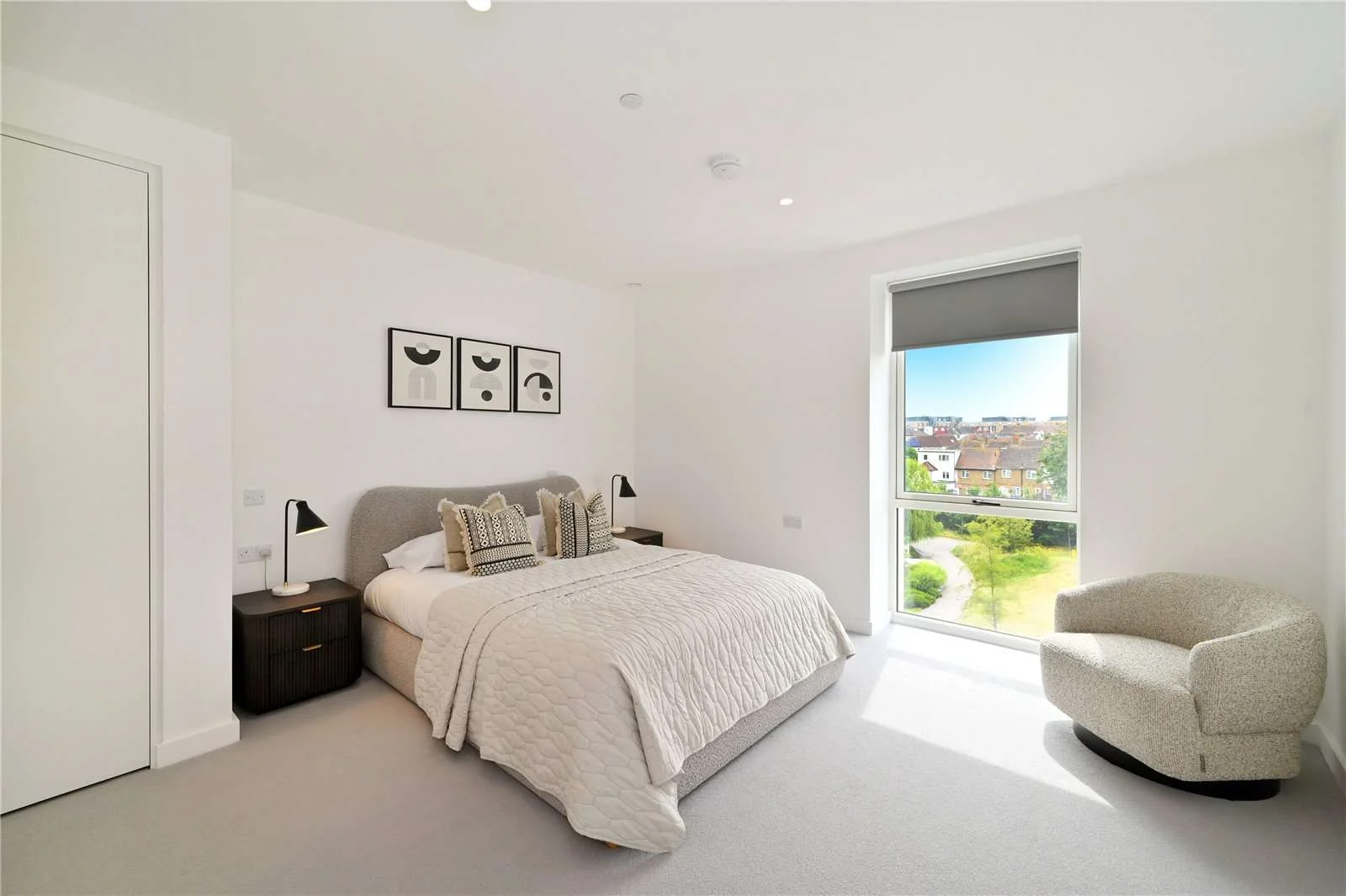 The Ashbee Brent Cross Town Nw2 Master Bedroom Park View