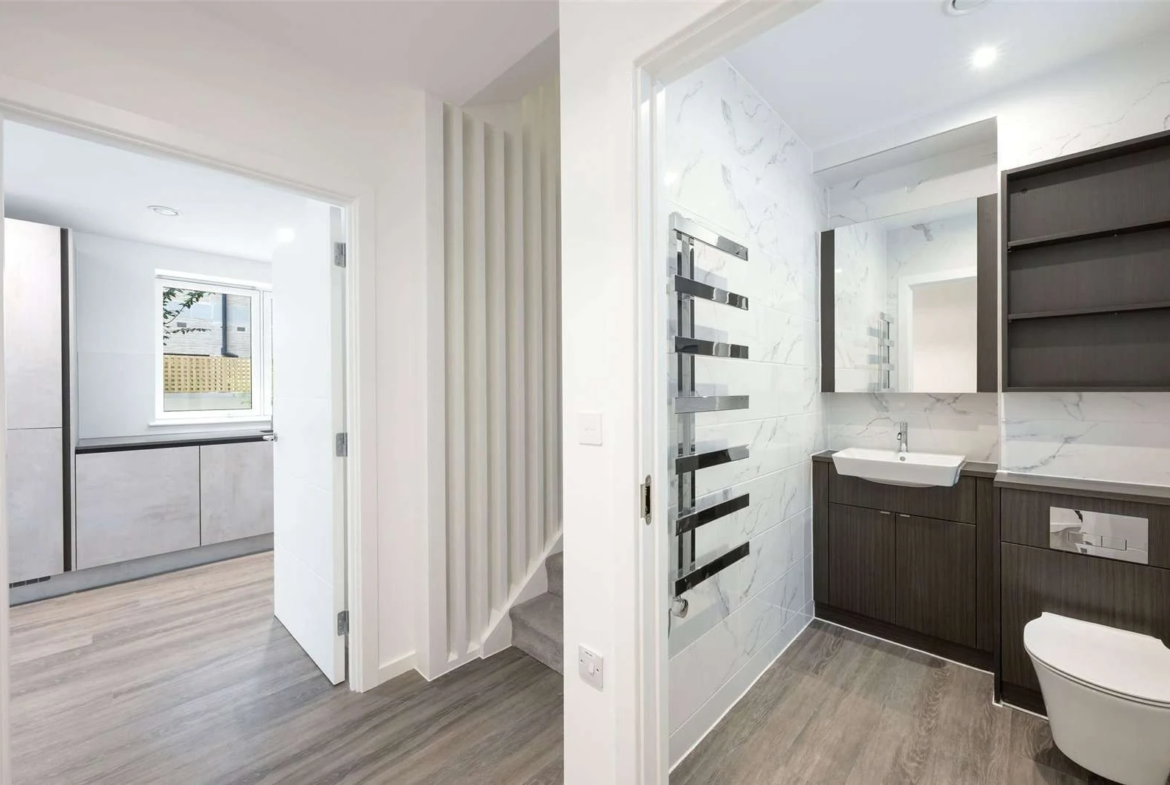 The Auria 2 Cantle Mews W10 Lower Ground Hallway Bathroom Marble Tiles Heated Towel Rail