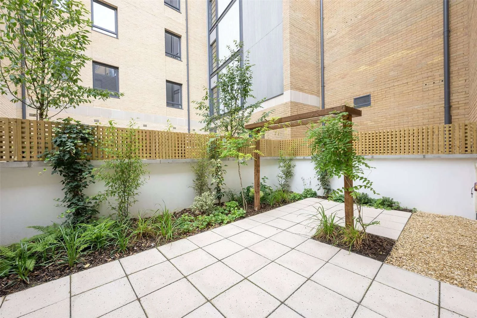 The Auria Cantle Mews Portobello Square W10 Private Garden Pergola Planted Borders Build