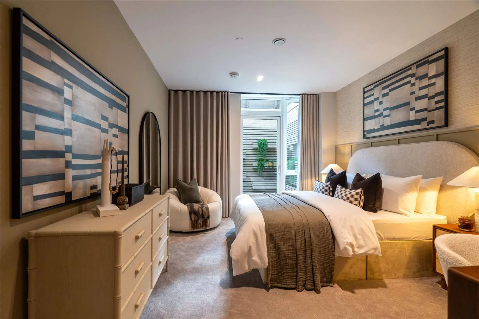 The Auria Portobello Square W10 Bedroom 2 Arched Headboard Terrace View Grasscloth Wallpaper