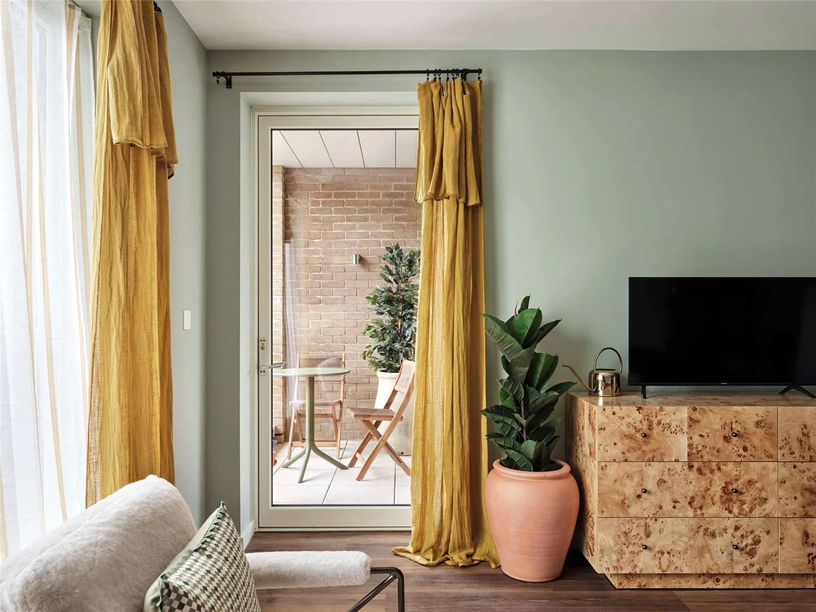 The Auria Portobello Square W10 Living Room Private Terrace Garden Yellow Curtains Burl Sideboard