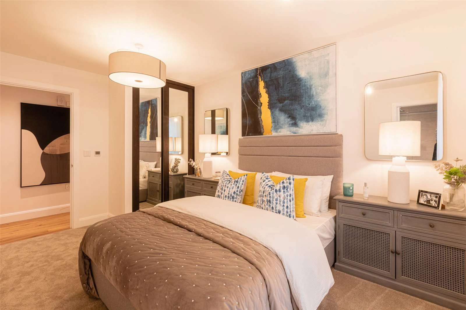 The Auria Portobello Square Ladbroke Grove W10 Master Bedroom Mirrored Wardrobe Double Bed