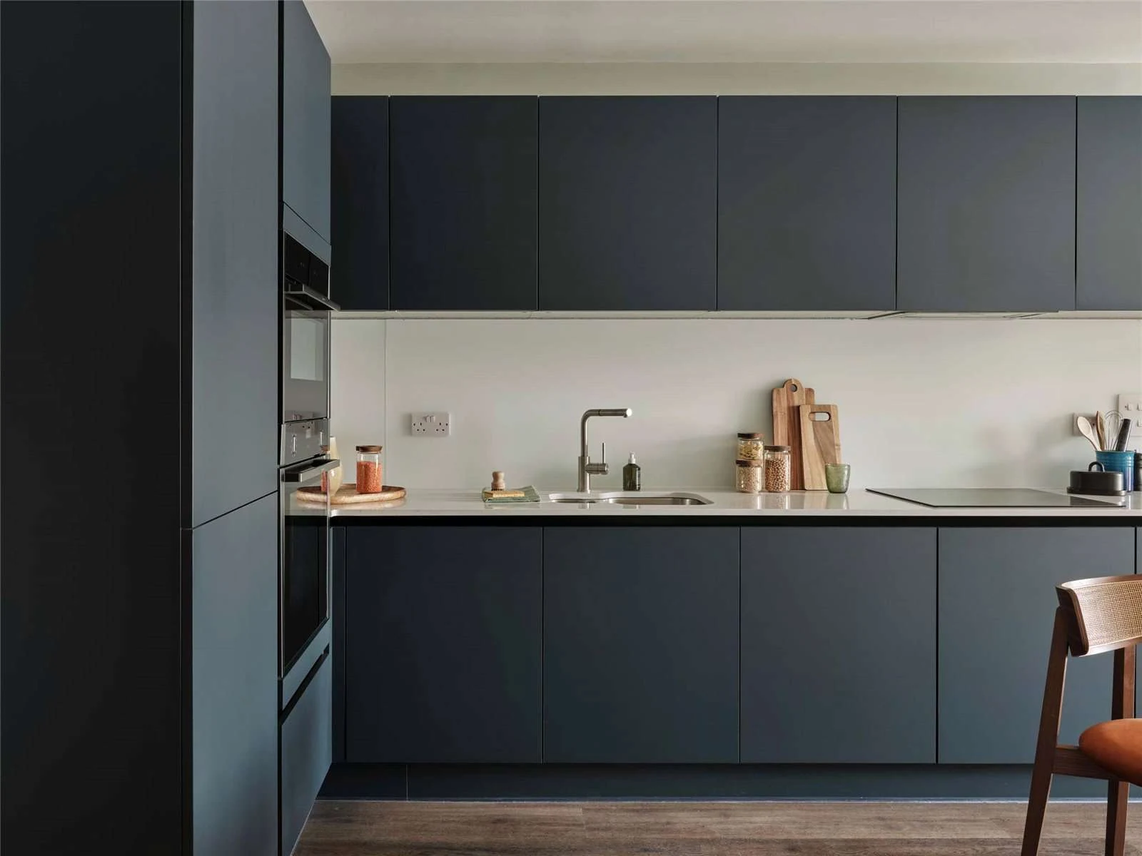 The Auria Portobello Square Ladbroke Grove W10 Navy Kitchen Closeup Quartz Worktop Integrated Oven