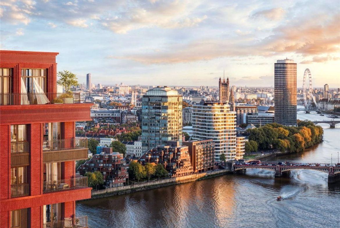 The Capston Embassy Gardens Nine Elms Sw11 London Exterior Thames River View Westminster London Eye