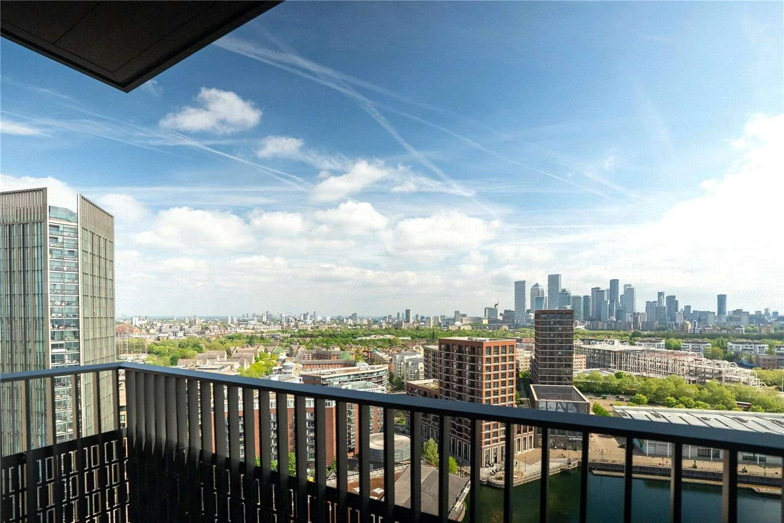 The Founding Canada Water London Se16 Balcony View Canary Wharf London Skyline