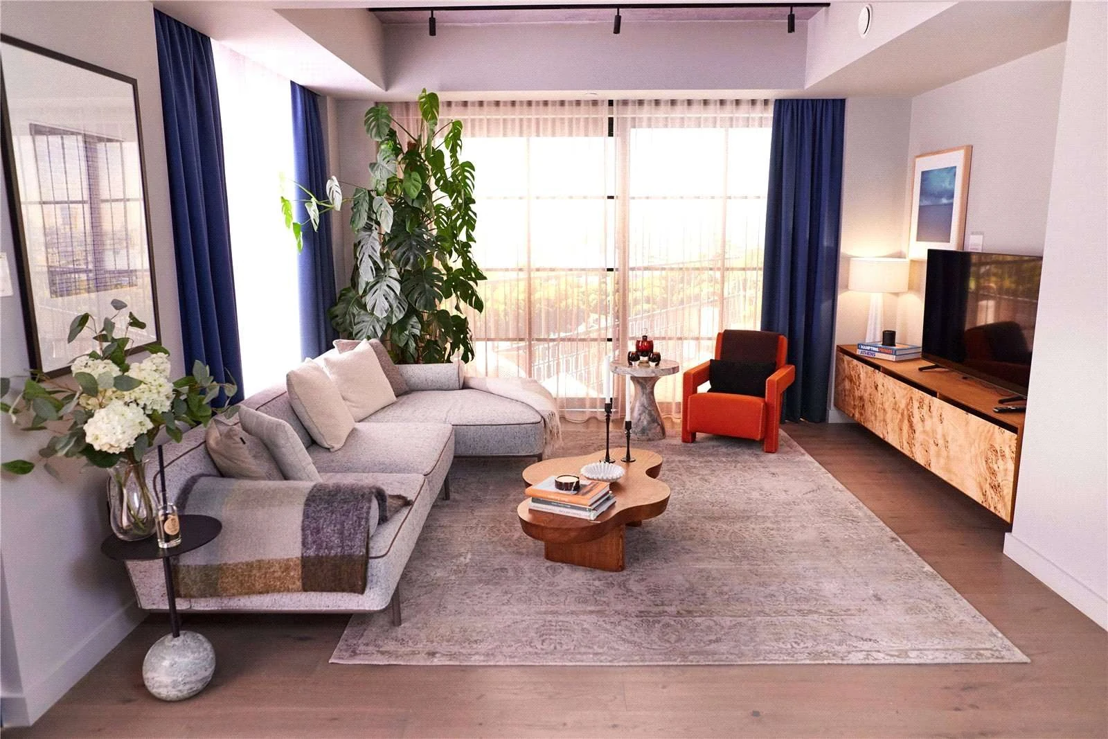 The Founding Canada Water London Se16 Living Room Balcony Floor To Ceiling Windows