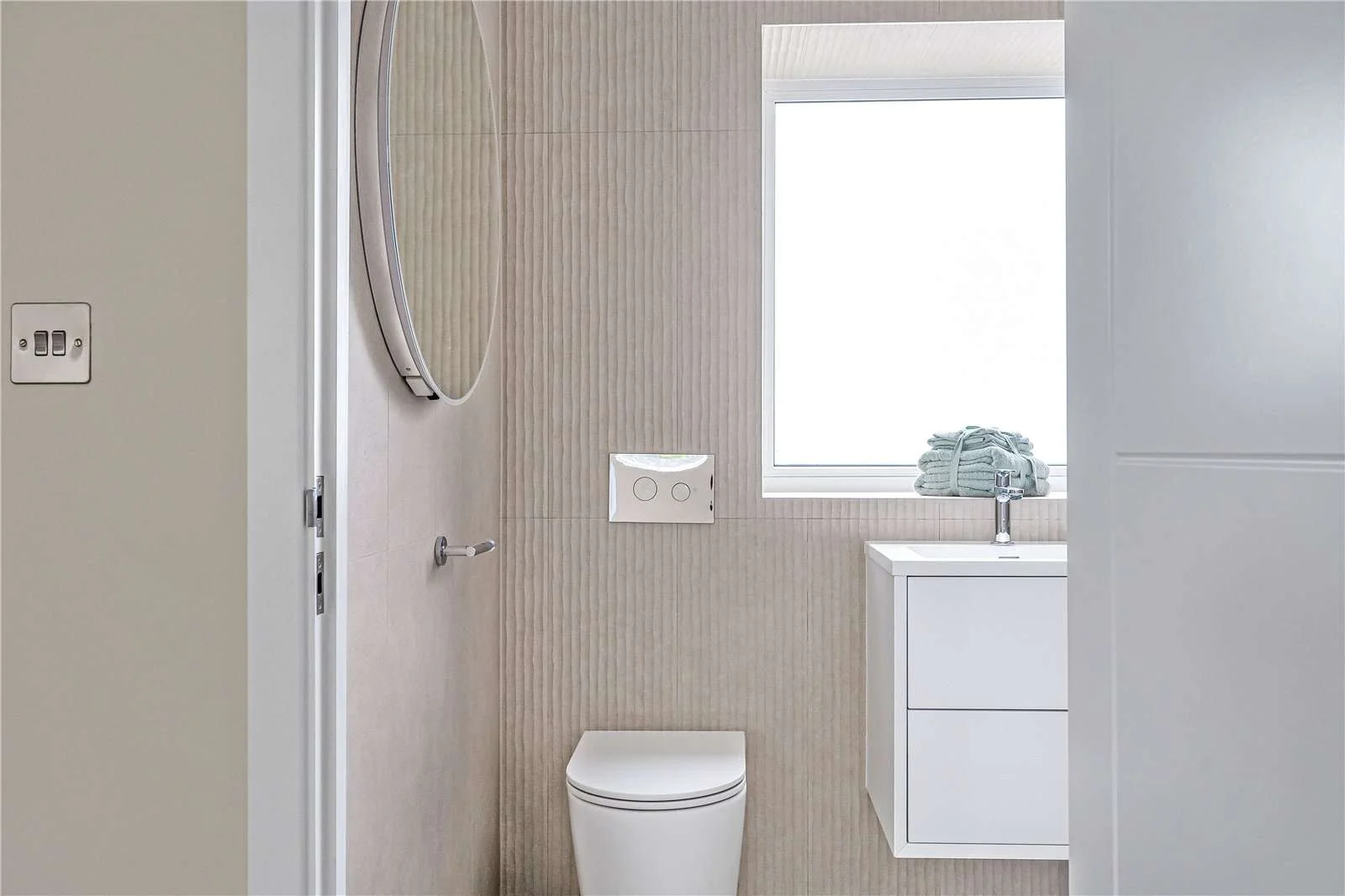 The Warwick Ealing W5 Mews House Cloakroom Wc Textured Tile