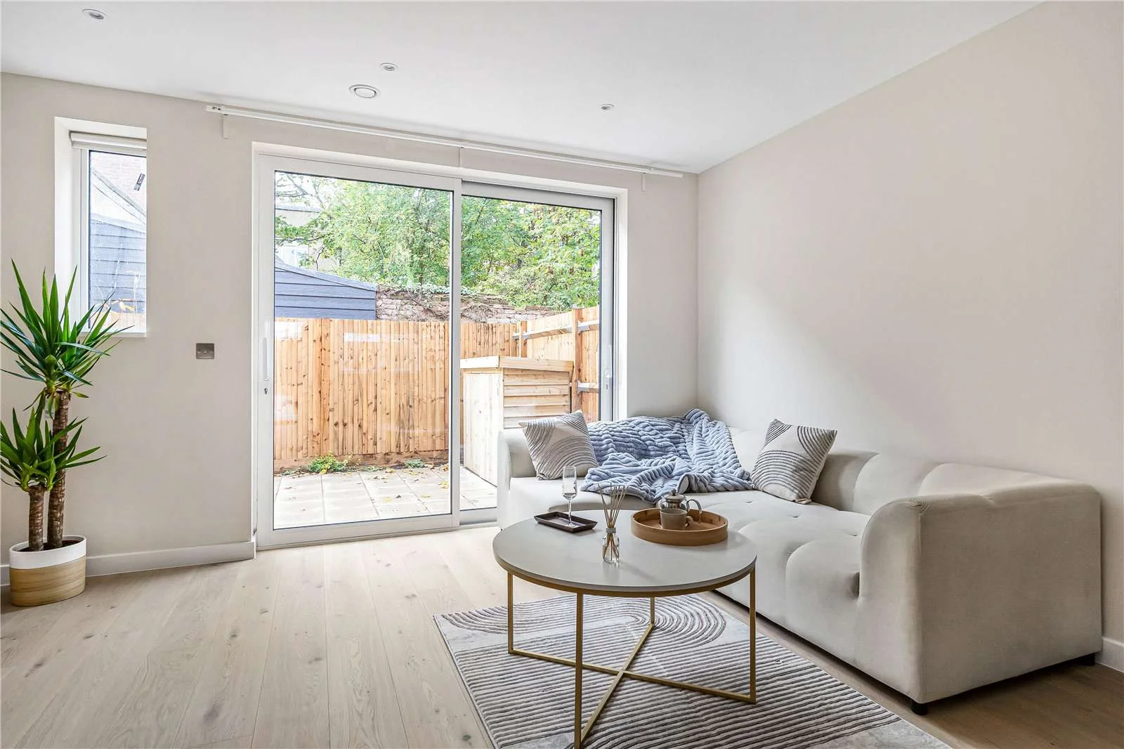 The Warwick Ealing W5 Mews House Living Room With Private Garden Access