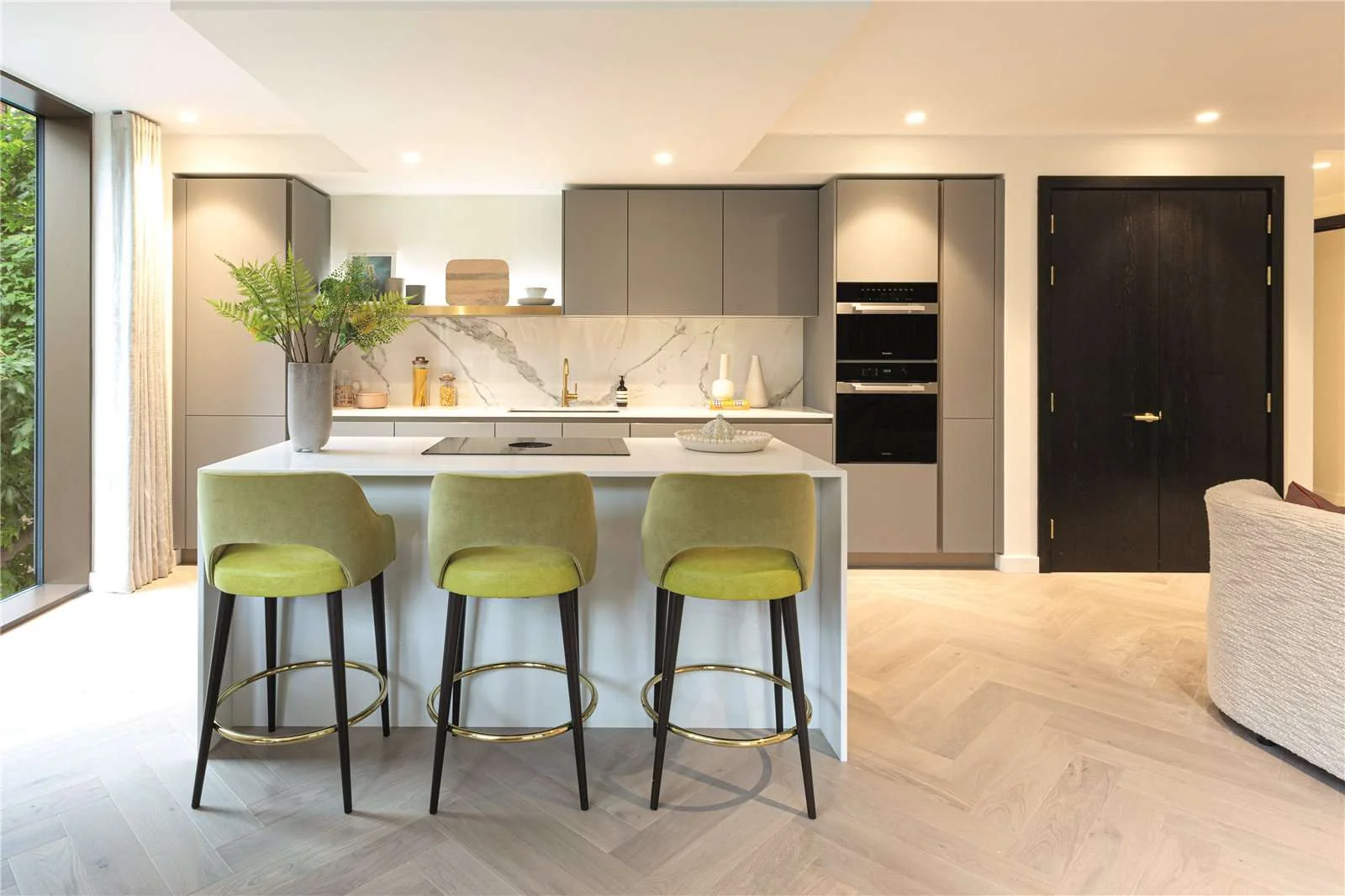 Triptych Bankside 185 Park Street Se1 9bl Kitchen Island Marble Splashback Herringbone Floor London