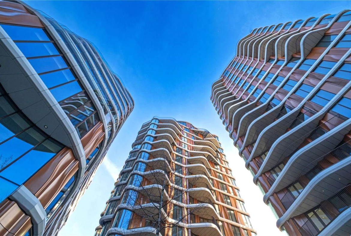 Triptych Bankside Eastern Building 2 Triptych Place Se1 London Three Tower Exterior Worm Eye View Curved Balconies
