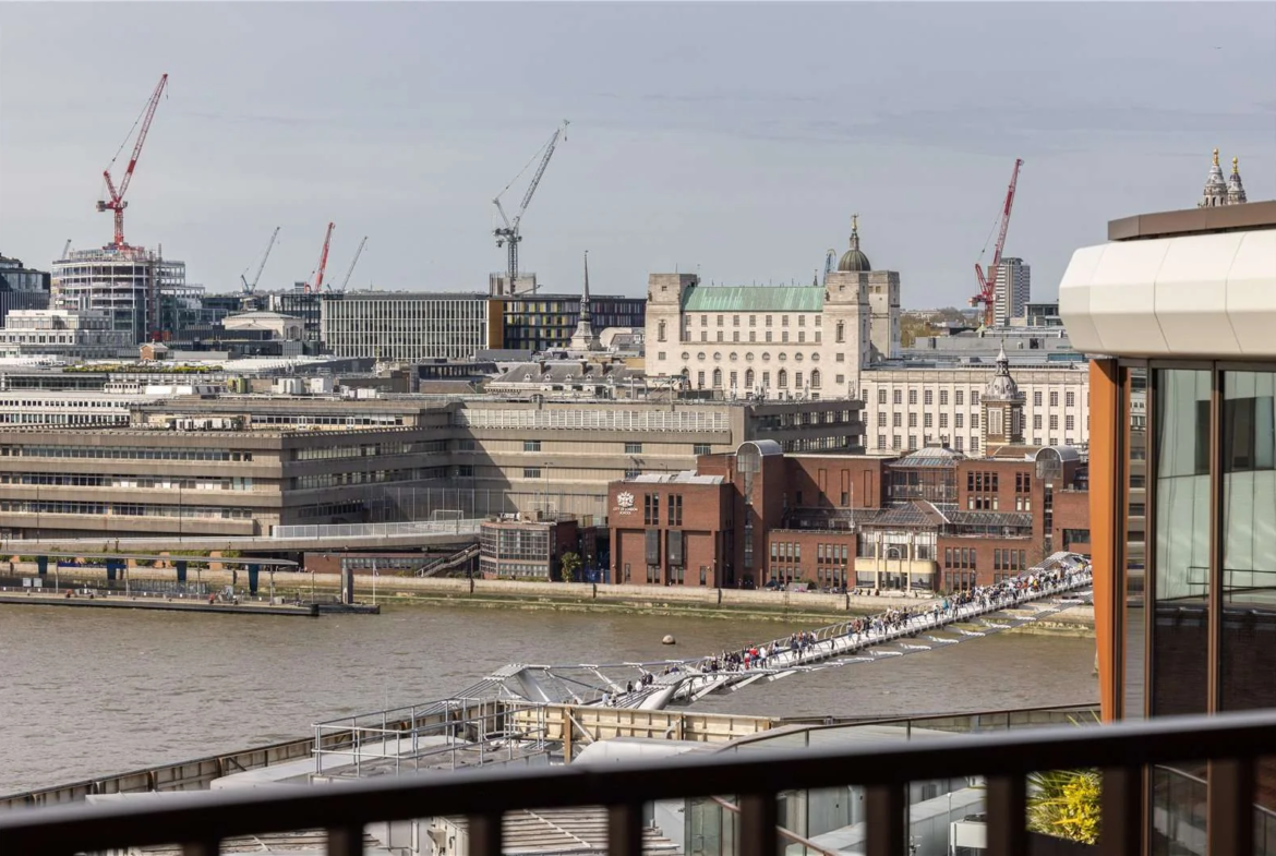Triptych Bankside Eastern Building Se1 London Balcony River Thames View Millennium Bridge
