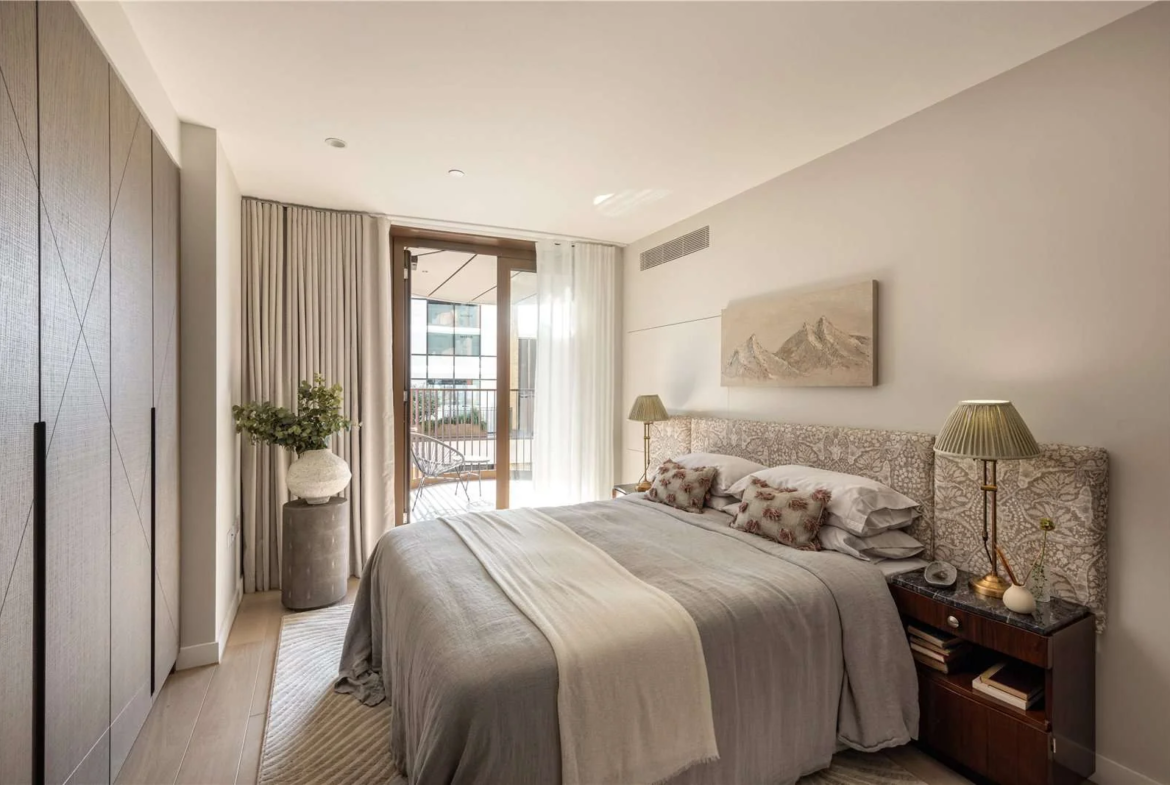 Triptych Bankside Eastern Building Se1 London Master Bedroom Fitted Wardrobes Balcony En Suite