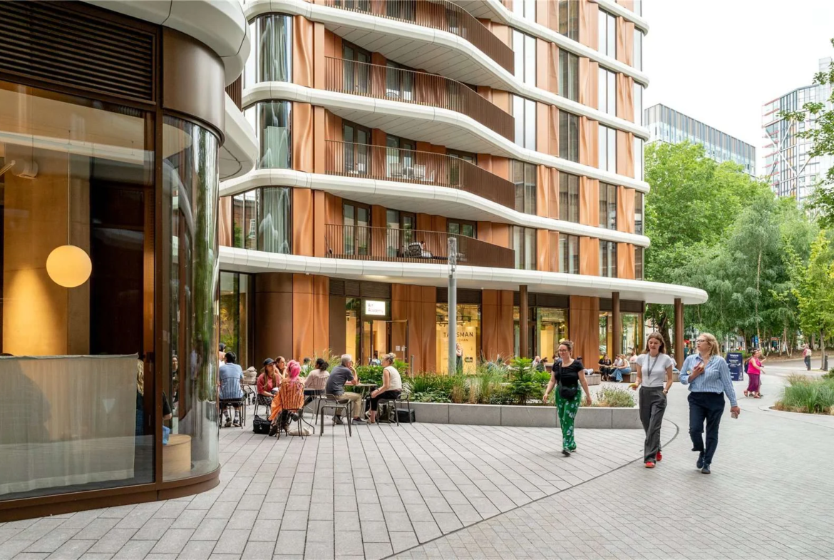 Triptych Bankside Eastern Building Se1 London Street Level Retail Cafe Residents Walkway
