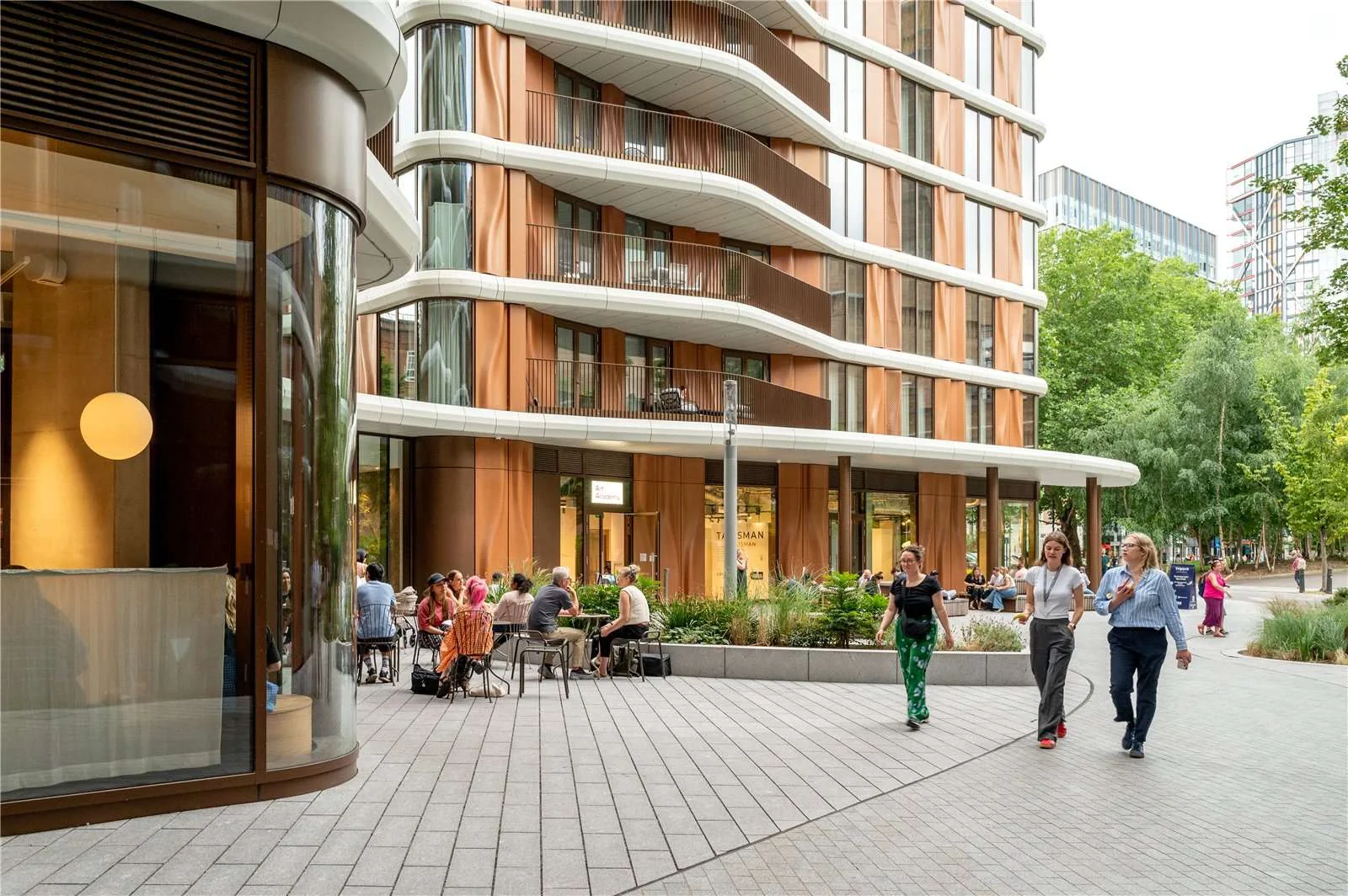Triptych Bankside Eastern Building Se1 London Street Level Retail Cafe Residents Walkway