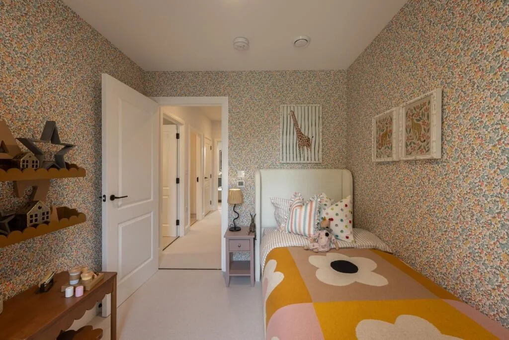 Twickenham Square London Square Childrens Bedroom Floral Wallpaper Tw2