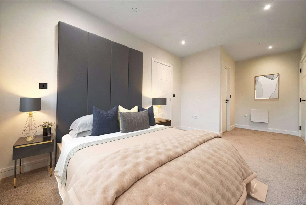 Urban Picturehouse Sidcup Da15 7aa Master Bedroom Ensuite Luxury Apartment London