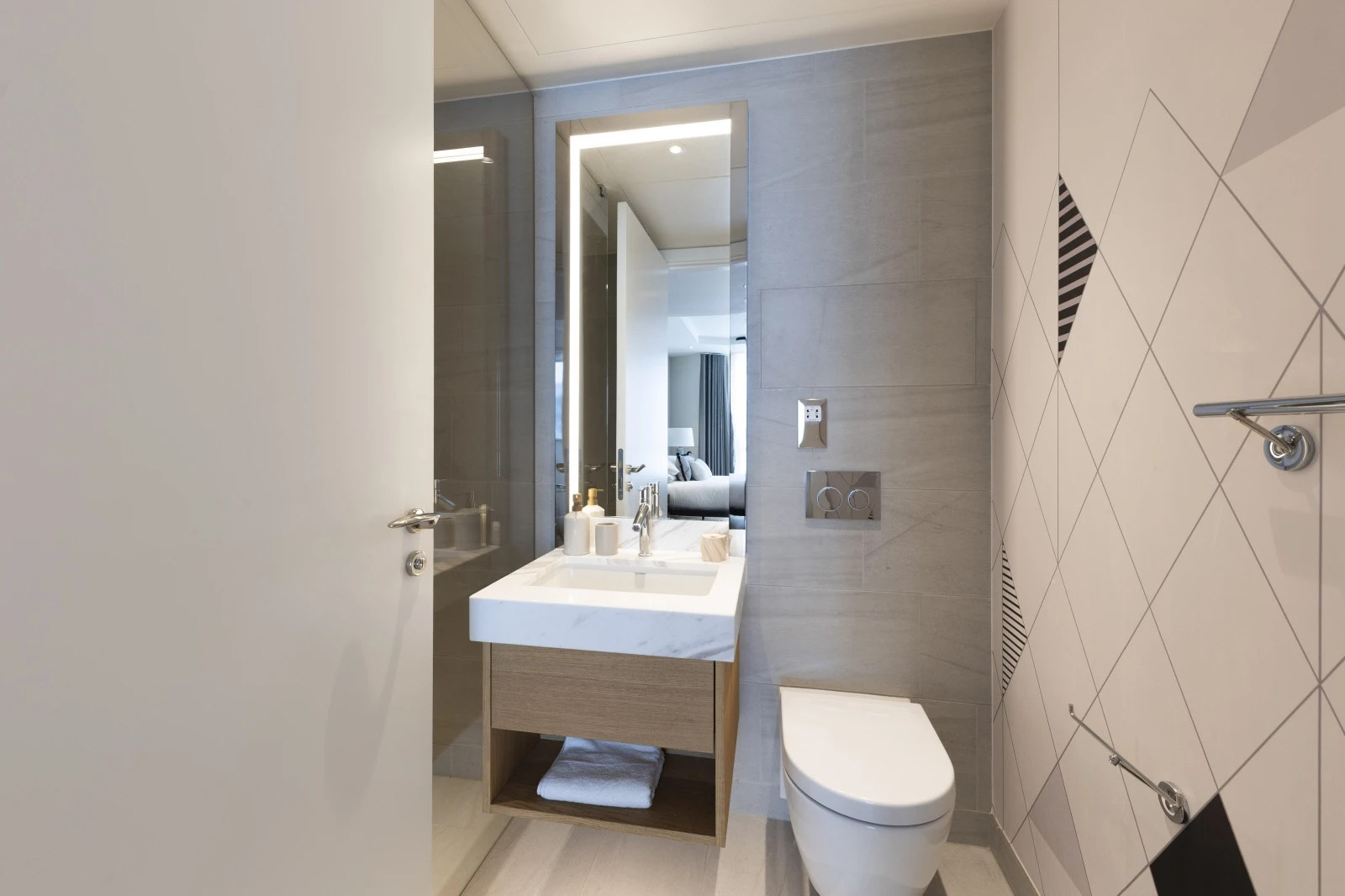 06-ensuite-bathroom-geometric-tile 06 Ensuite Bathroom Geometric Tile