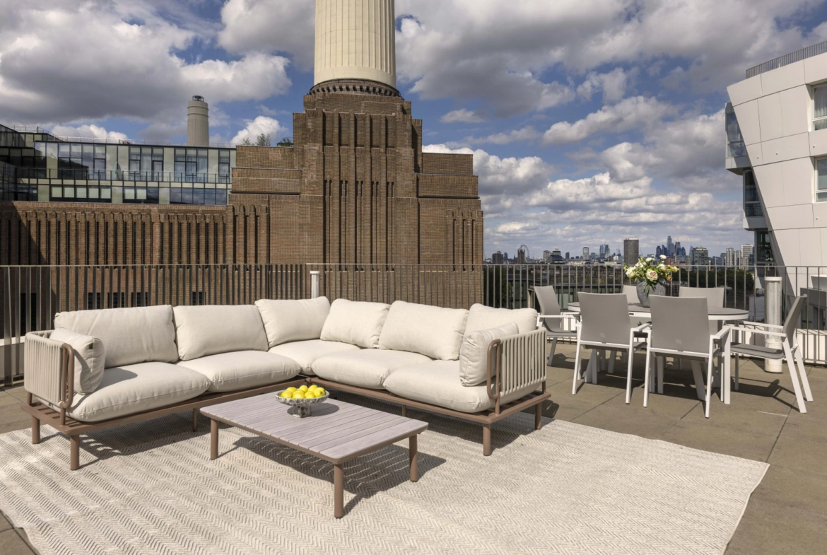 20 Terrace Outdoor Lounge