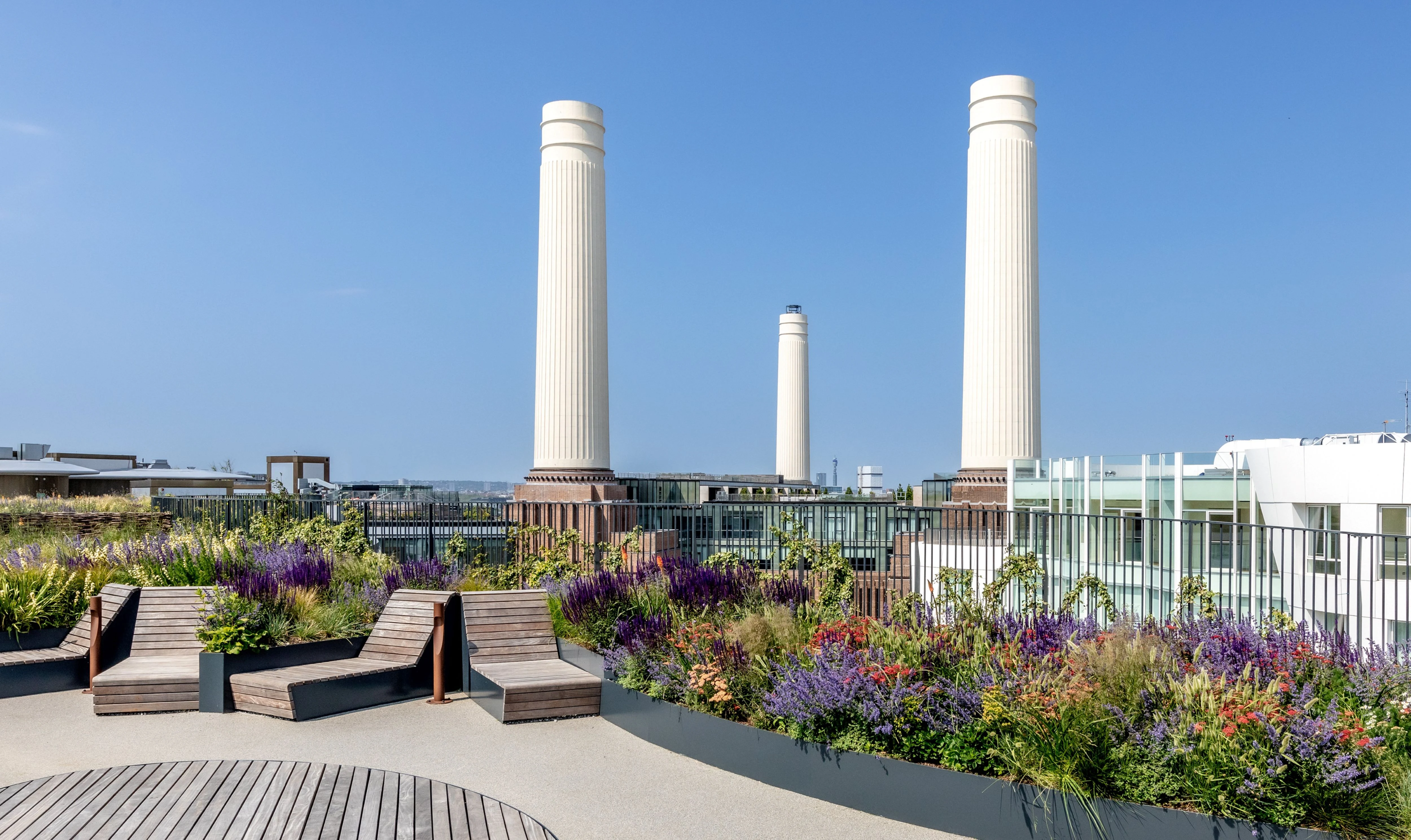 battersea-power-station-roof-gardens-sun-loungers-chimney-view Battersea Power Station Roof Gardens Sun Loungers Chimney View