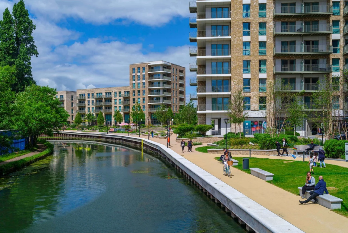 Grand Union Wembley Canal Waterfront Apartments London Ha0