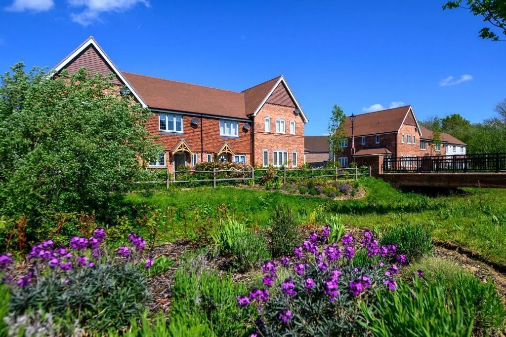 Leighwood Fields Cranleigh Homes Surrey Hills Exterior Gu6