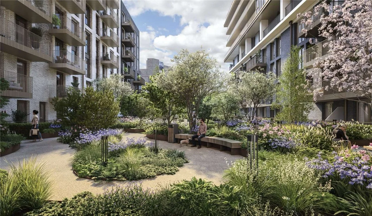 London Dock Jade Wharf Landscaped Gardens Wapping