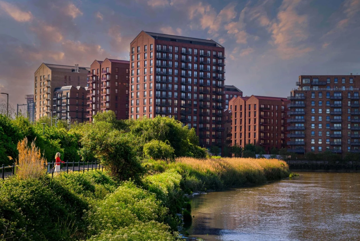 London Heron Wharf Riverside Apartments River Lea Poplar E14