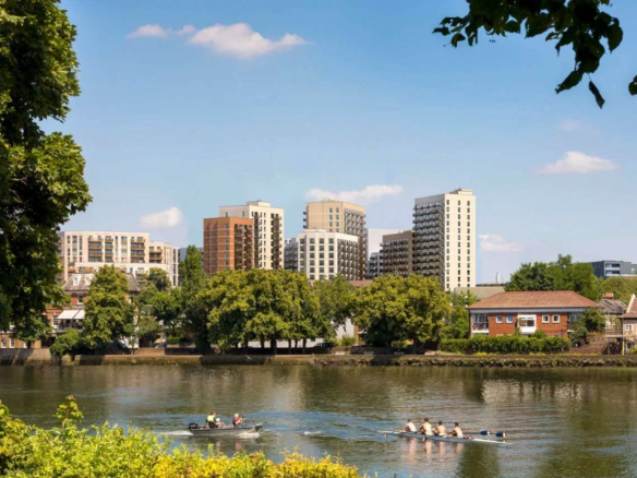 London Kew Bridge Rise Thames River View Brentford Tw8